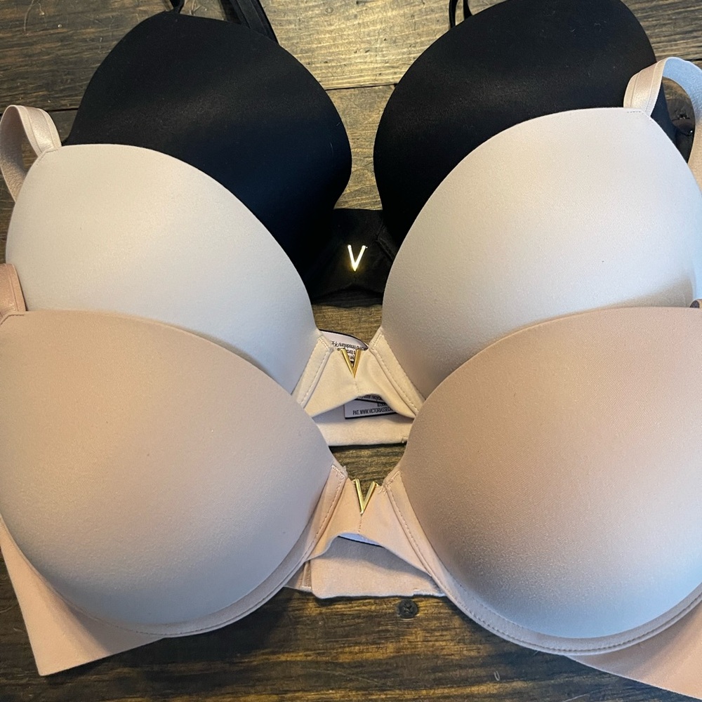Victorias Secret Push Up V Bras 3 total